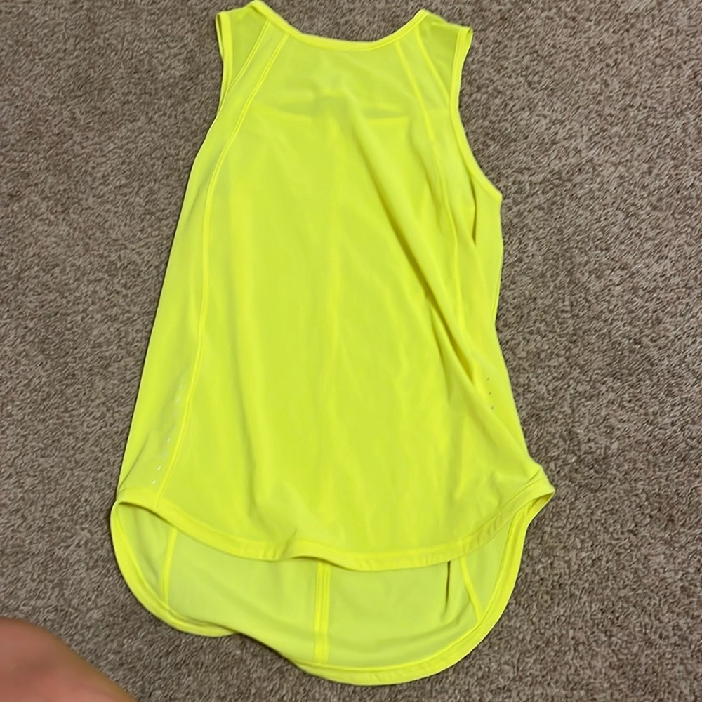 LULULEMON TENNIS TOP FOR SALE!!